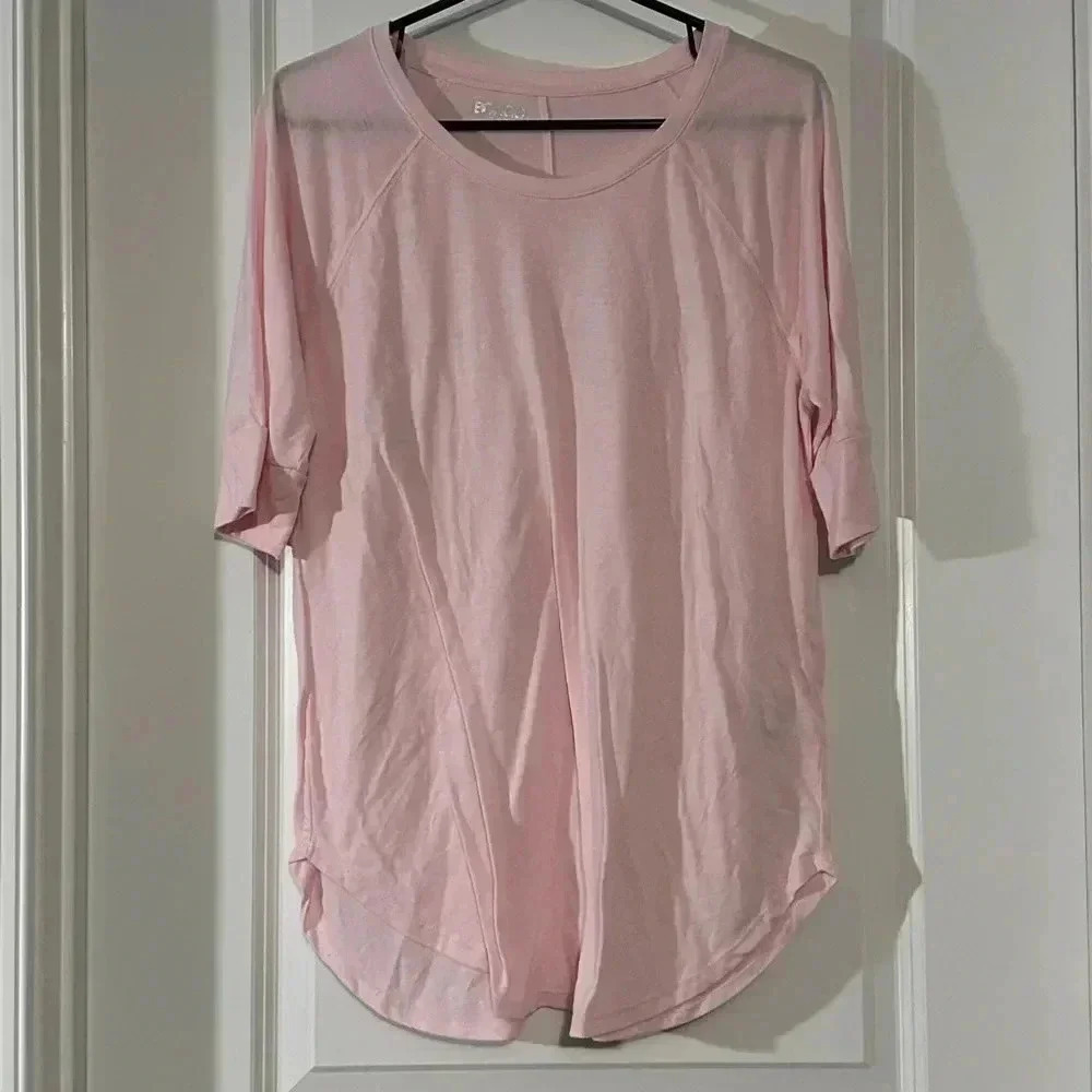 NWOT! Large BONGO Pink Half Sleeve Light Pink Top
